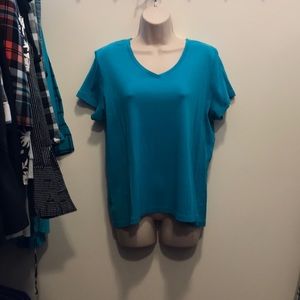 St. John’s Bay turquoise V neck t shirt XL